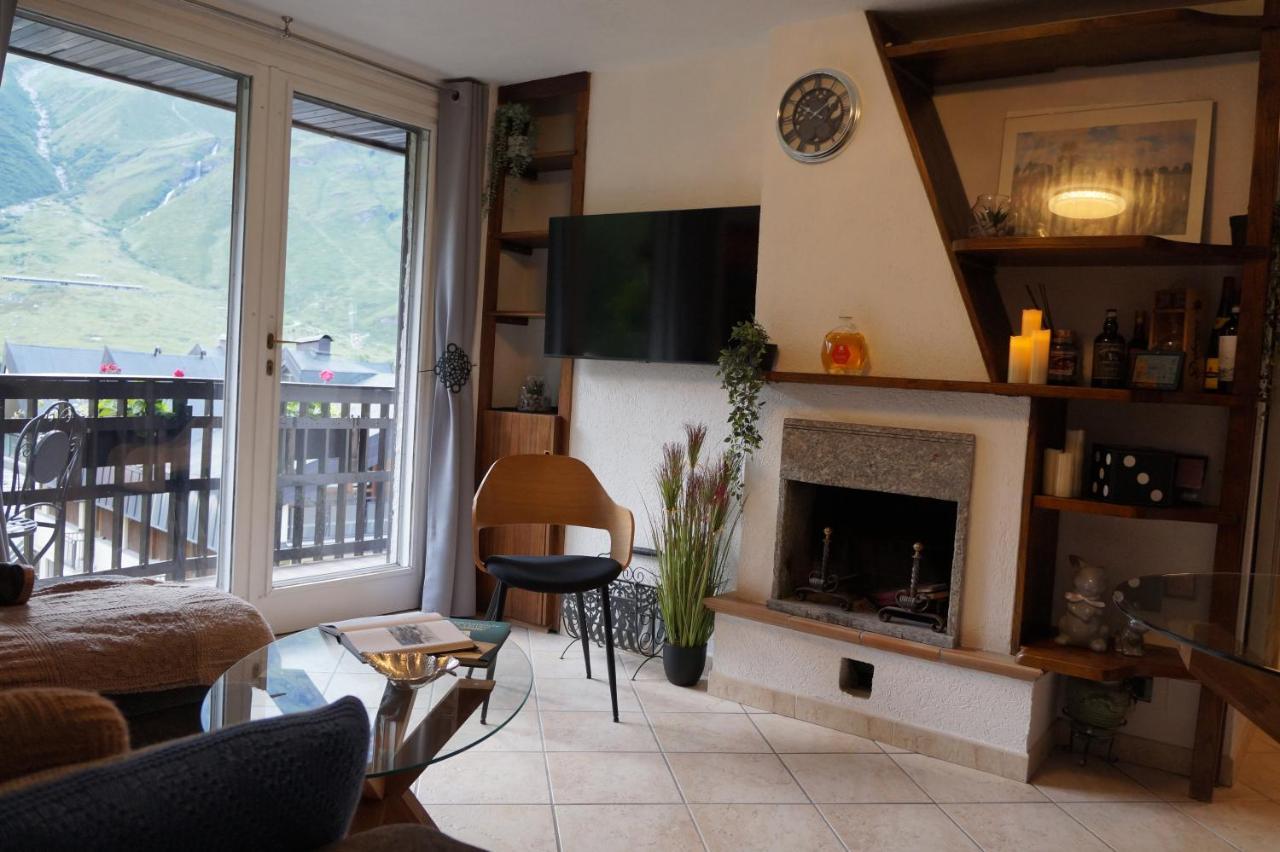 Window On The Mountains Apartment Бройл-Червиня Екстериор снимка